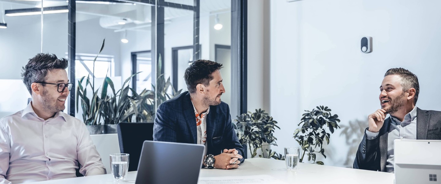 Meeting autour d'une table - GPLC